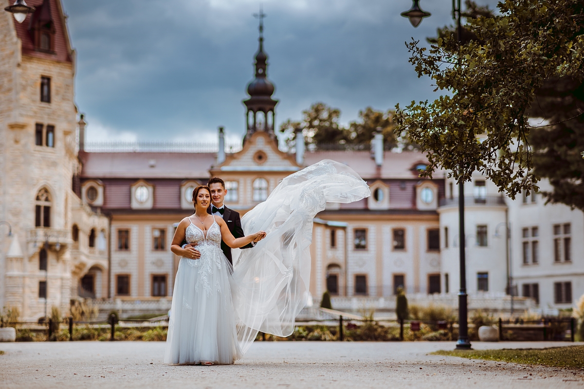 Sesja ślubna – Zamek w Mosznej